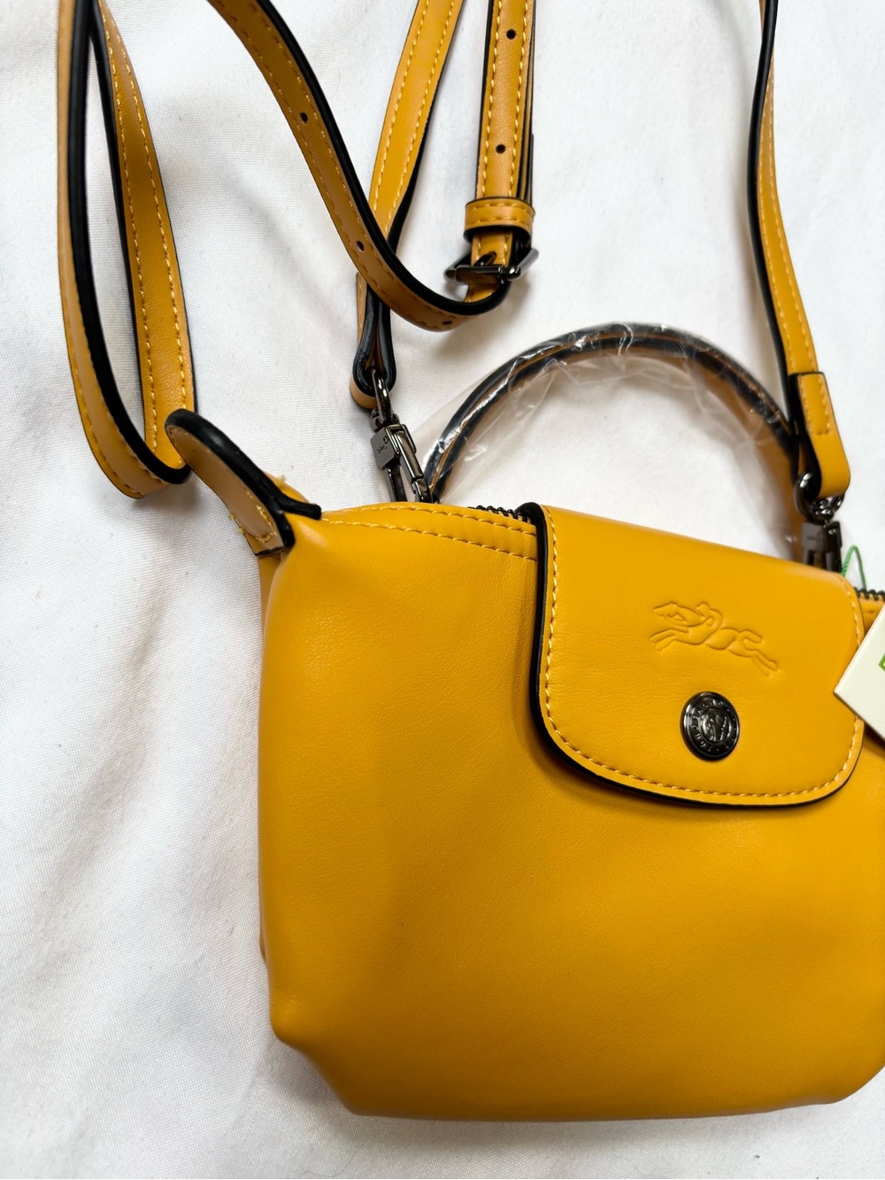 Longchamp Small Crossbody Bag in Mustard leather NWT - Picture 2 of 6